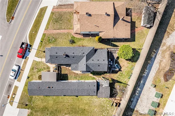 $495,000 | 427-429 East Riverside Drive, Clarksville, IN 47129