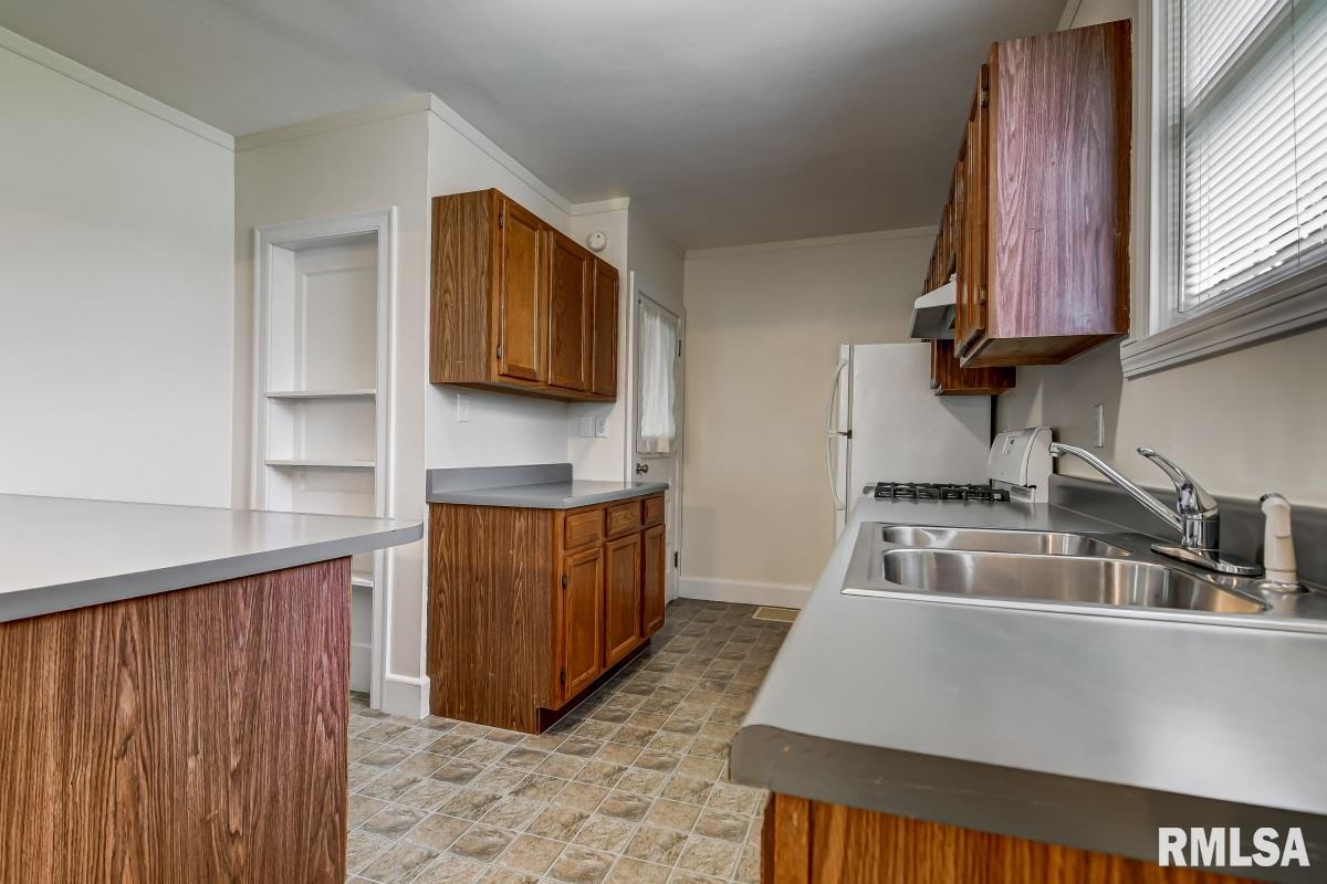 1701 Reed Avenue Springfield, IL 62704 - Photo 9 of 28 Gallery Image 9