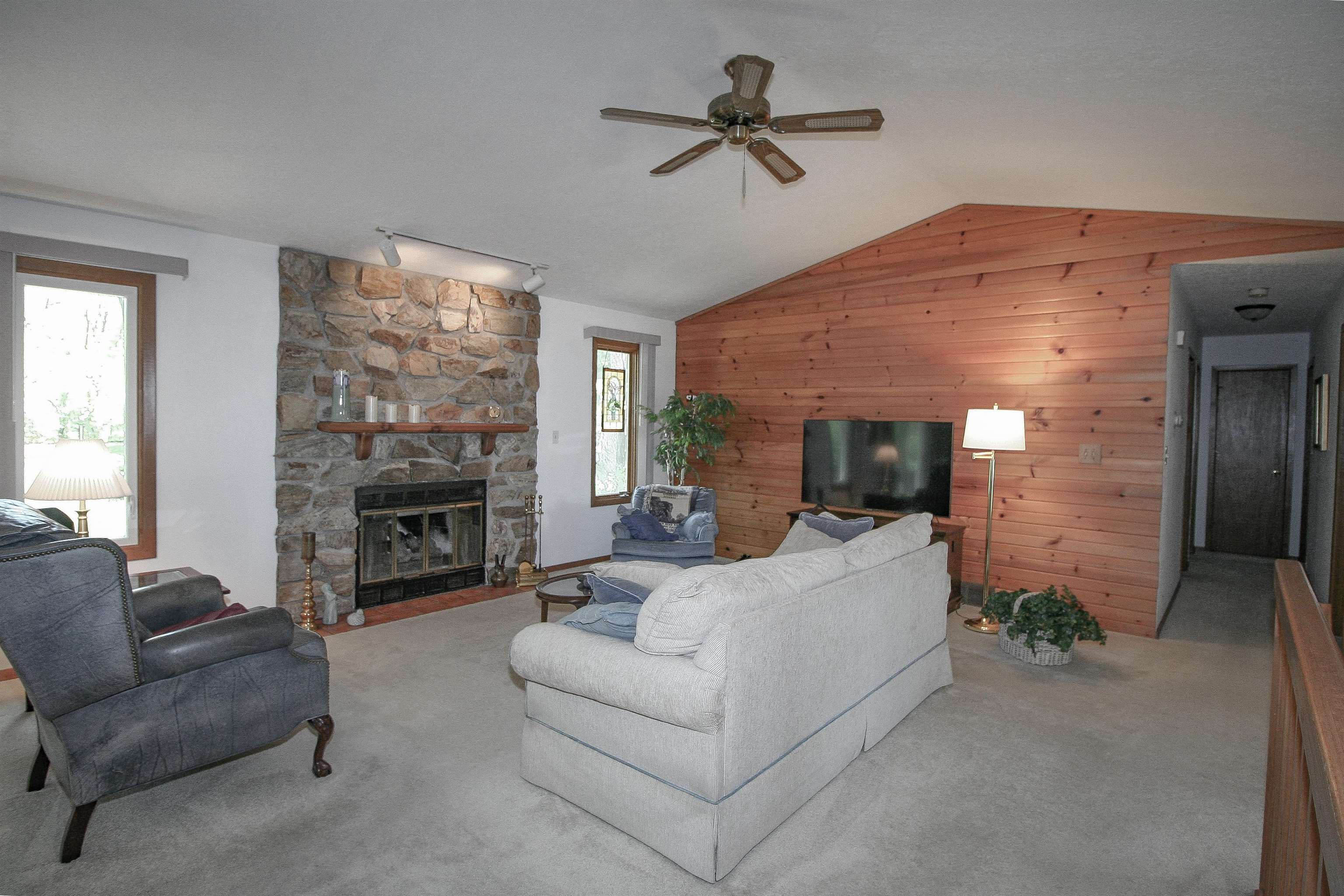 5457 Country Court Roscoe, IL 61073 - Photo 7 of 22