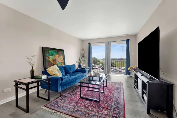 $205,000 | 725 West Huntington Commons Road, Unit 416, Mount Prospect, IL 60056