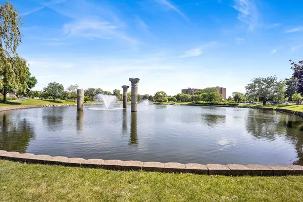 $205,000 | 725 West Huntington Commons Road, Unit 416, Mount Prospect, IL 60056