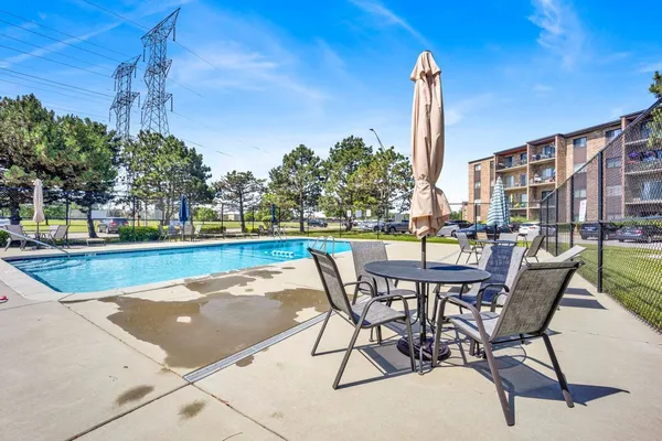 $205,000 | 725 West Huntington Commons Road, Unit 416, Mount Prospect, IL 60056