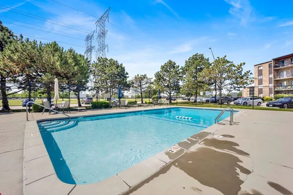 $205,000 | 725 West Huntington Commons Road, Unit 416, Mount Prospect, IL 60056