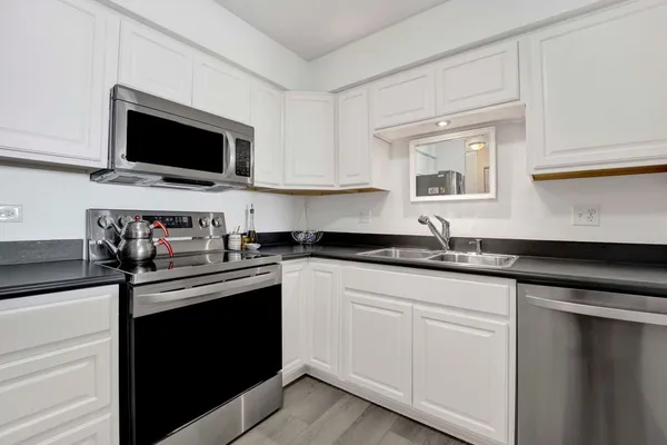 $205,000 | 725 West Huntington Commons Road, Unit 416, Mount Prospect, IL 60056