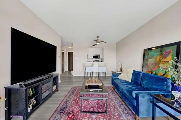 $205,000 | 725 West Huntington Commons Road, Unit 416, Mount Prospect, IL 60056