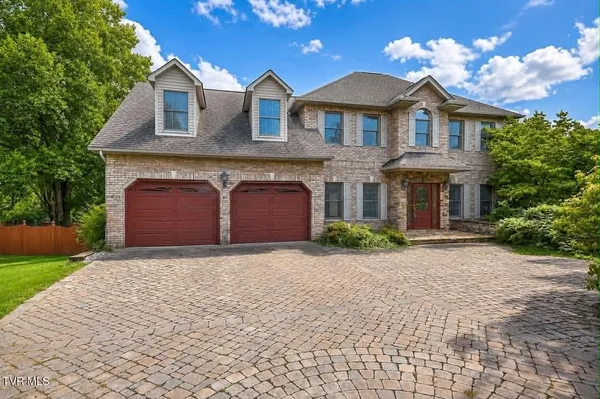$850,000 | 121 Quail Heights Court, Kingsport, TN 37663