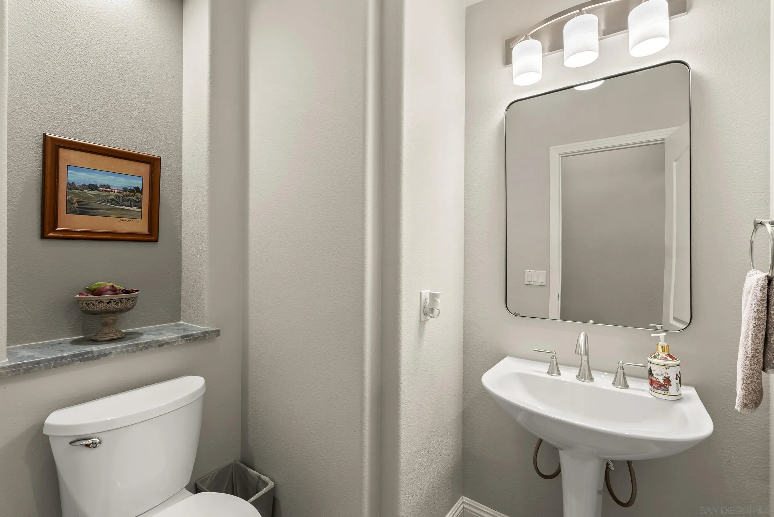 13650 Overland Pass Road Poway, CA 92064 - Photo 17 of 45 Gallery Image 17