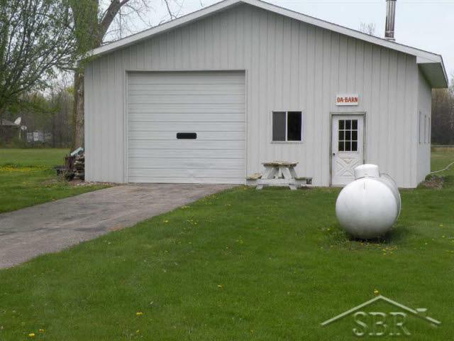 17070 Swan Creek Road Hemlock, MI 48626 - Photo 10 of 12 20091735-9.JPG