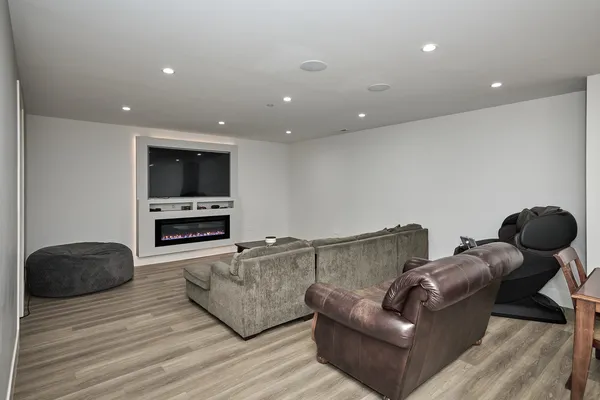 $2,375,000 | 6644 North Knox Avenue, Lincolnwood, IL 60712