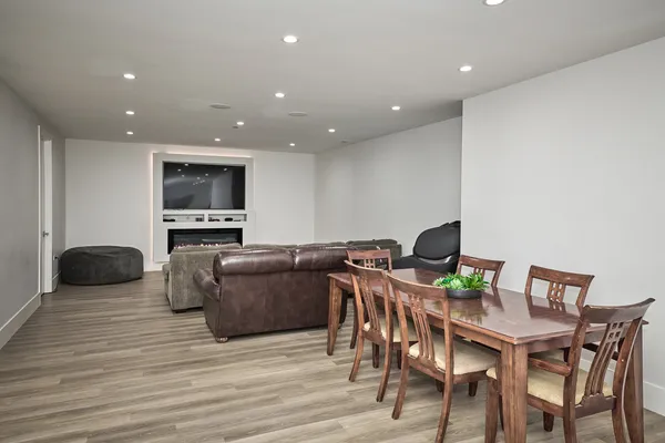 $2,375,000 | 6644 North Knox Avenue, Lincolnwood, IL 60712