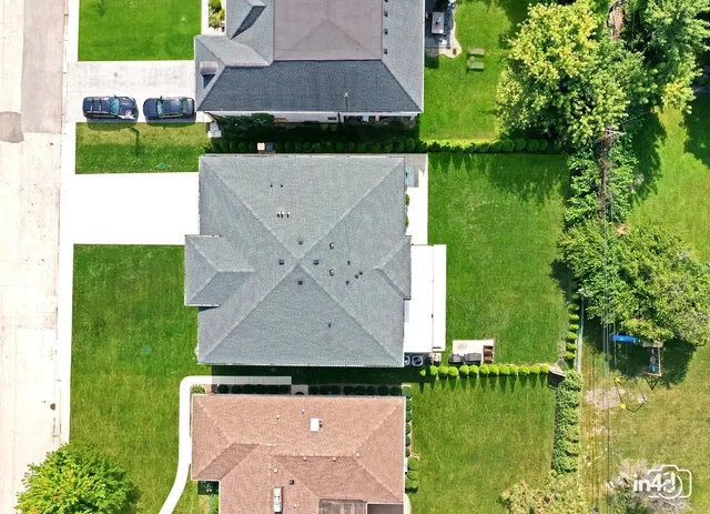 a picture of a wall with a white wall and a picture