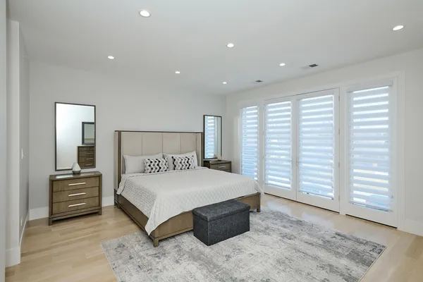 $2,375,000 | 6644 North Knox Avenue, Lincolnwood, IL 60712
