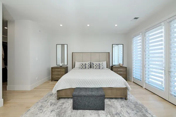 $2,375,000 | 6644 North Knox Avenue, Lincolnwood, IL 60712