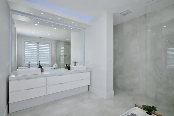 $2,375,000 | 6644 North Knox Avenue, Lincolnwood, IL 60712