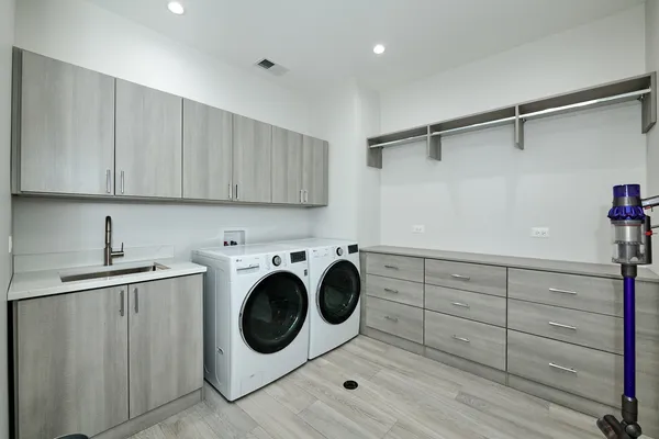 $2,375,000 | 6644 North Knox Avenue, Lincolnwood, IL 60712