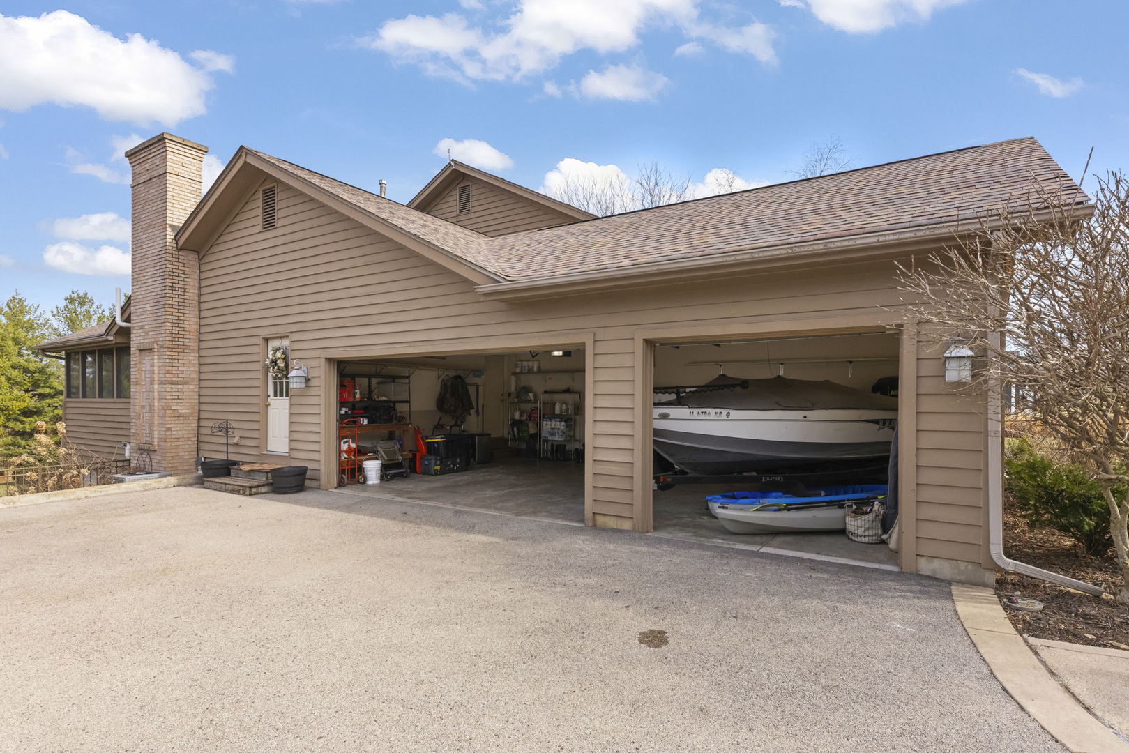 19 Shagbark Lane Newark, IL 60541 - Photo 39 of 60 a view of a car garage
