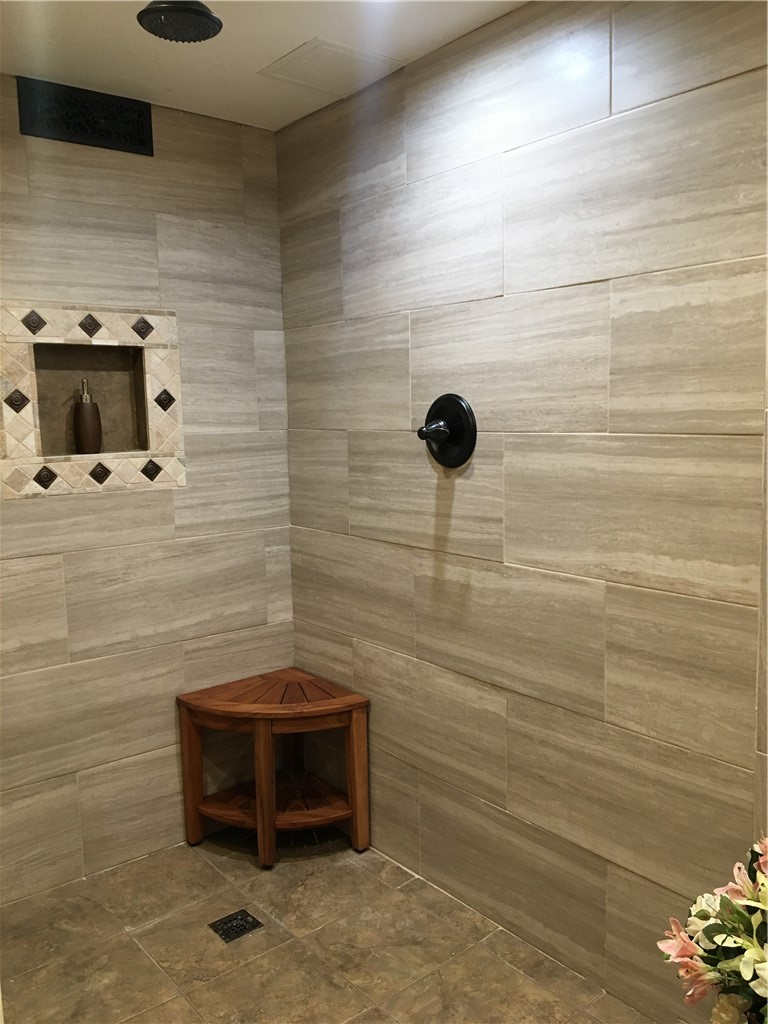 68 North Division Street Auburn, NY 13021 - Photo 37 of 39 Shower