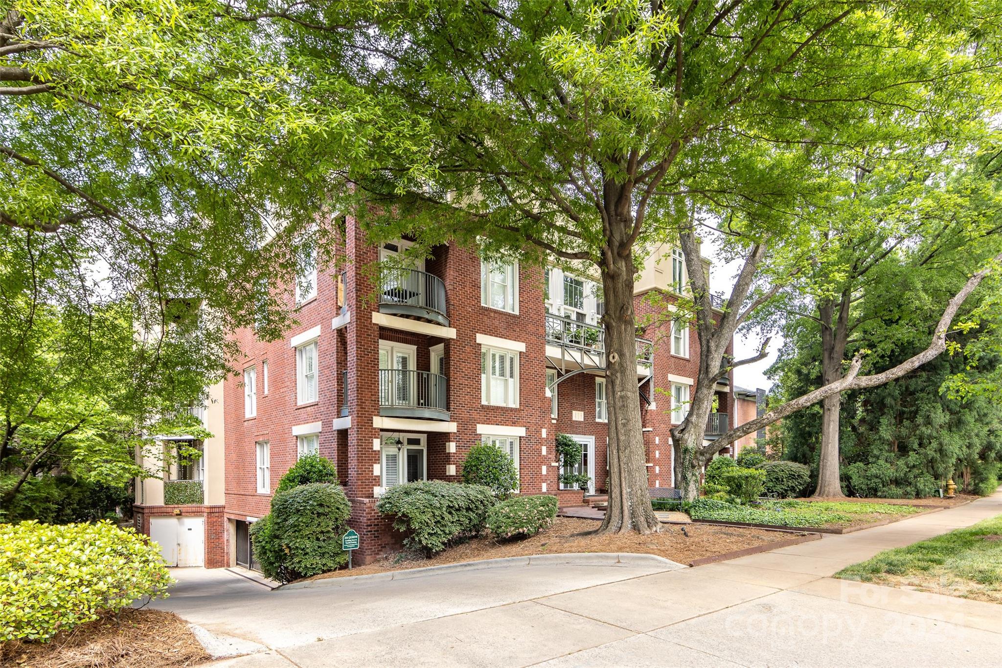 416 Queens Road, Unit 11 Charlotte, NC 28207 - Photo 2 of 40