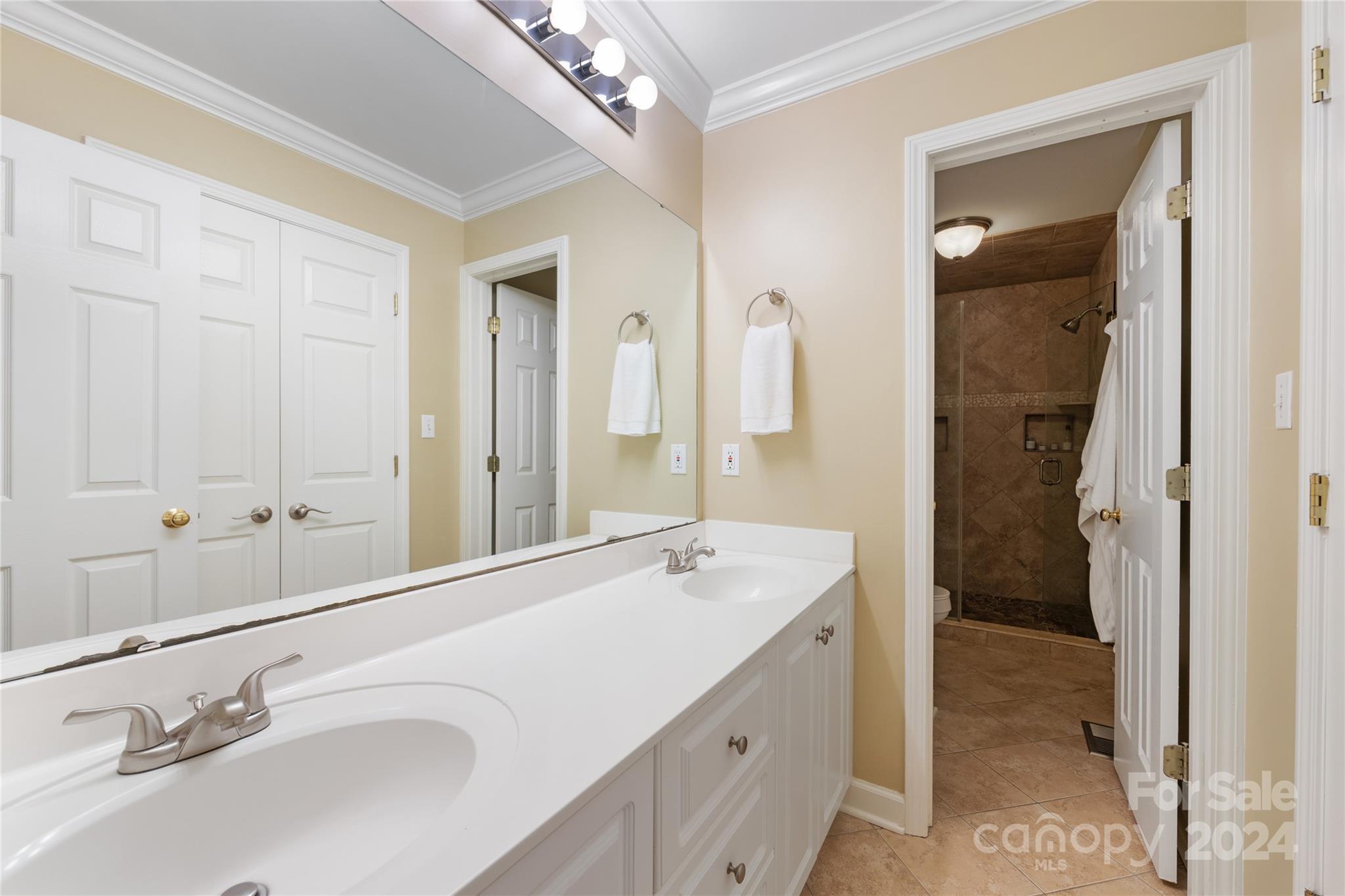 416 Queens Road, Unit 11 Charlotte, NC 28207 - Photo 31 of 40