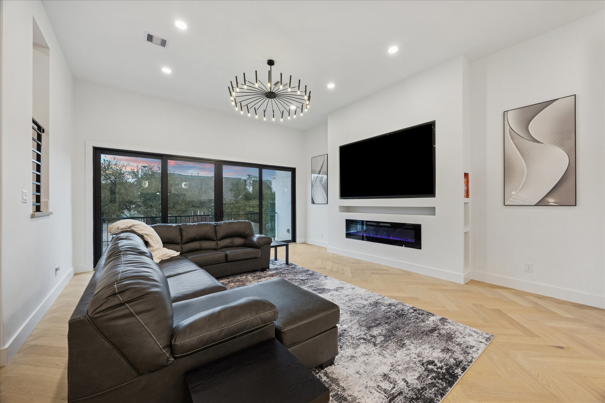 809 Memorial Heights Drive Houston, TX 77007 - Photo 4 of 32