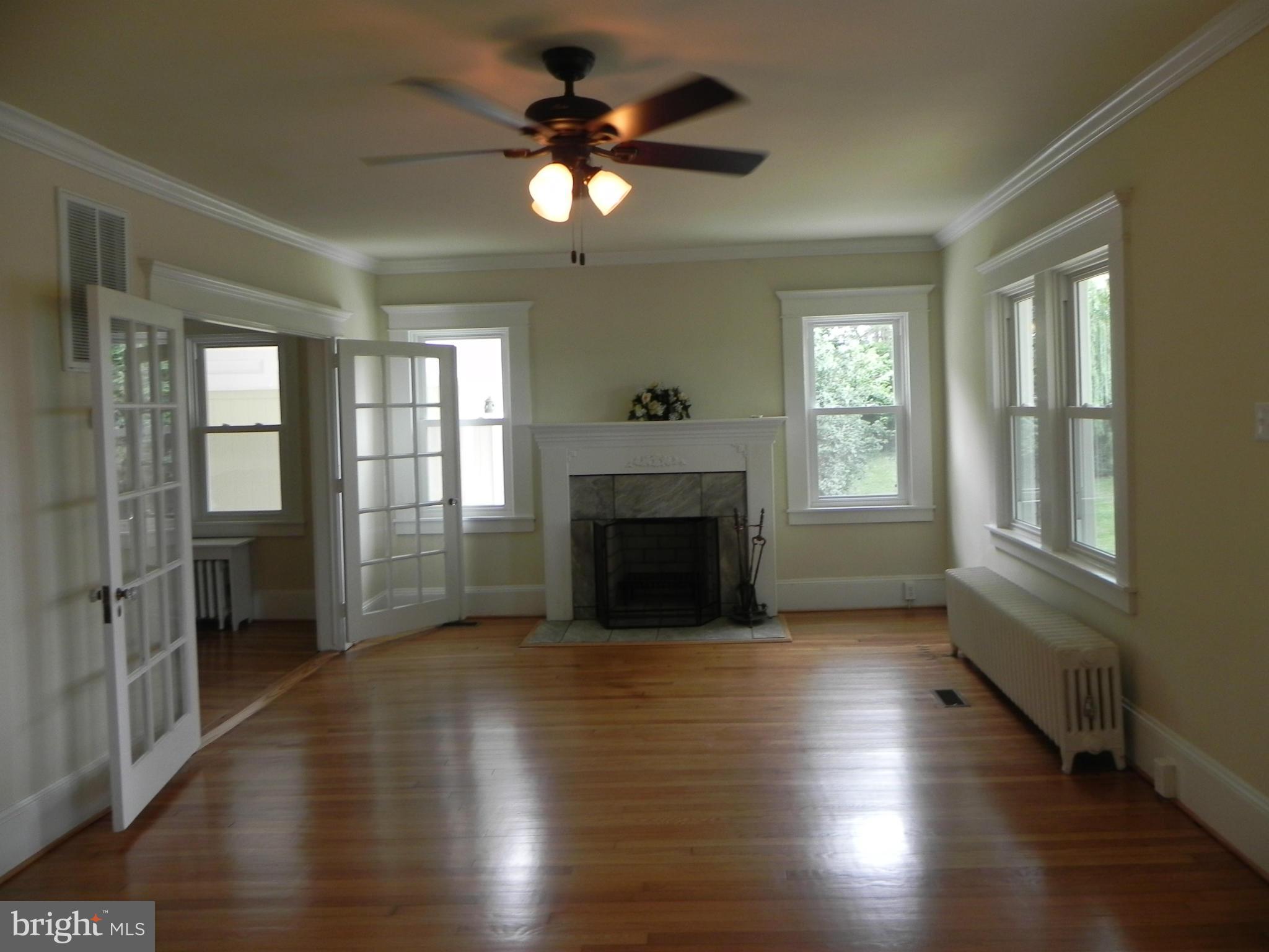 456 Waverly Road Clear Brook, VA 22624 - Photo 4 of 30 Living Room
