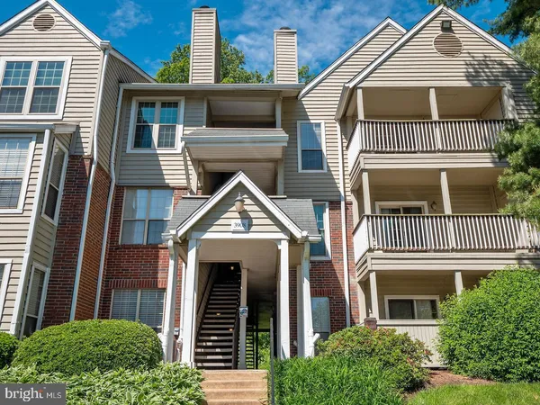 $260,000 | 3908 Penderview Drive, Unit 638, Fairfax, VA 22033