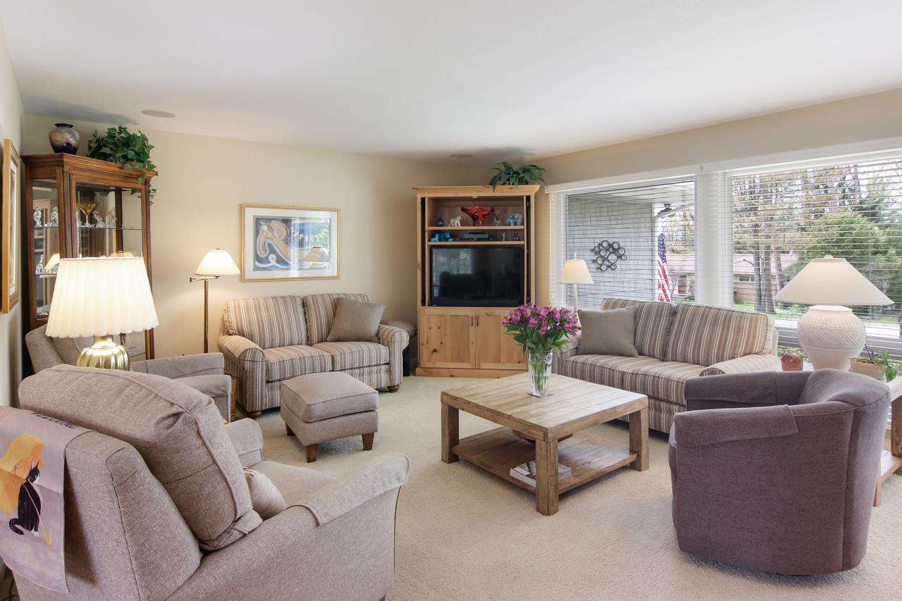 702 Bloomfield Road Traverse City, MI 49686 - Photo 6 of 26 1887268-5.JPG