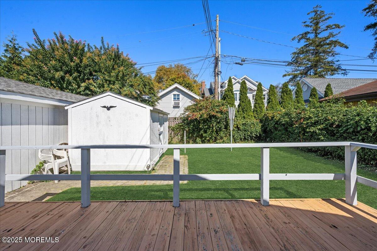 418 Salem Avenue Spring Lake, NJ 07762 - Photo 22 of 29 a view of backyard with small cabin