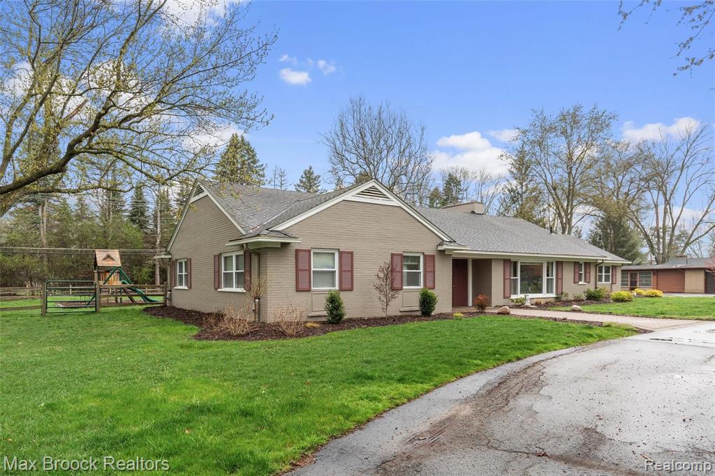 20635 West 13 Mile Road Franklin, MI 48025 - Photo 3 of 38
