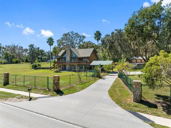 $1,980,000 | 11401 Thonotosassa Road, Thonotosassa, FL 33592