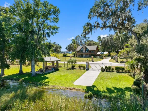 $1,980,000 | 11401 Thonotosassa Road, Thonotosassa, FL 33592