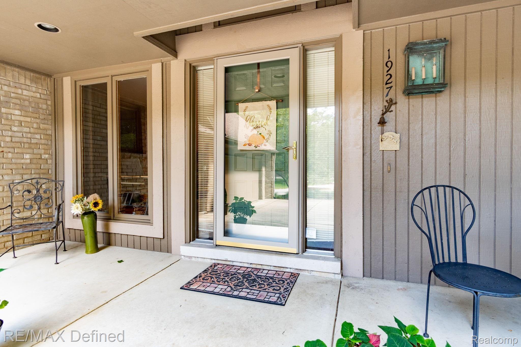 1927 Brookfield Road Rochester, MI 48306 - Photo 4 of 62 4-web-or-mls-1927-Brookfield-Ct-4.jpg
