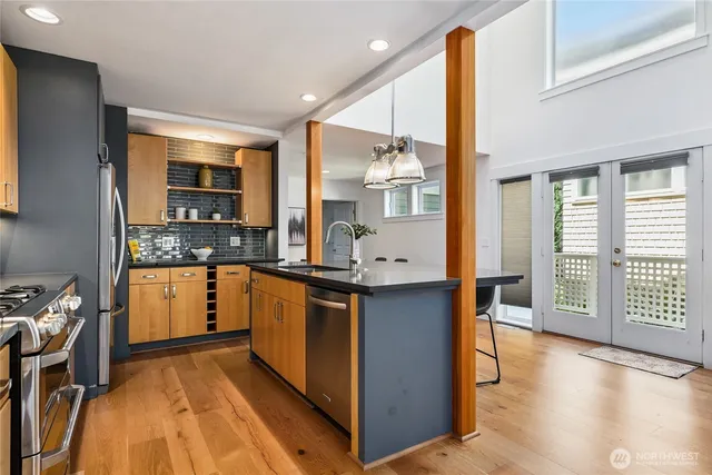 $890,000 | 917 18th Avenue, Unit C, Seattle, WA 98122