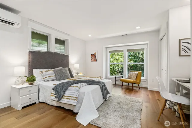 $890,000 | 917 18th Avenue, Unit C, Seattle, WA 98122