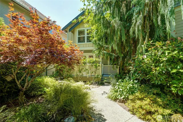 $890,000 | 917 18th Avenue, Unit C, Seattle, WA 98122