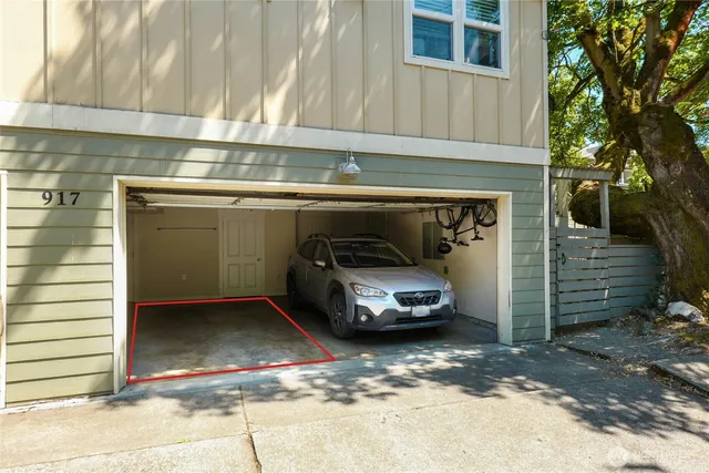 $890,000 | 917 18th Avenue, Unit C, Seattle, WA 98122