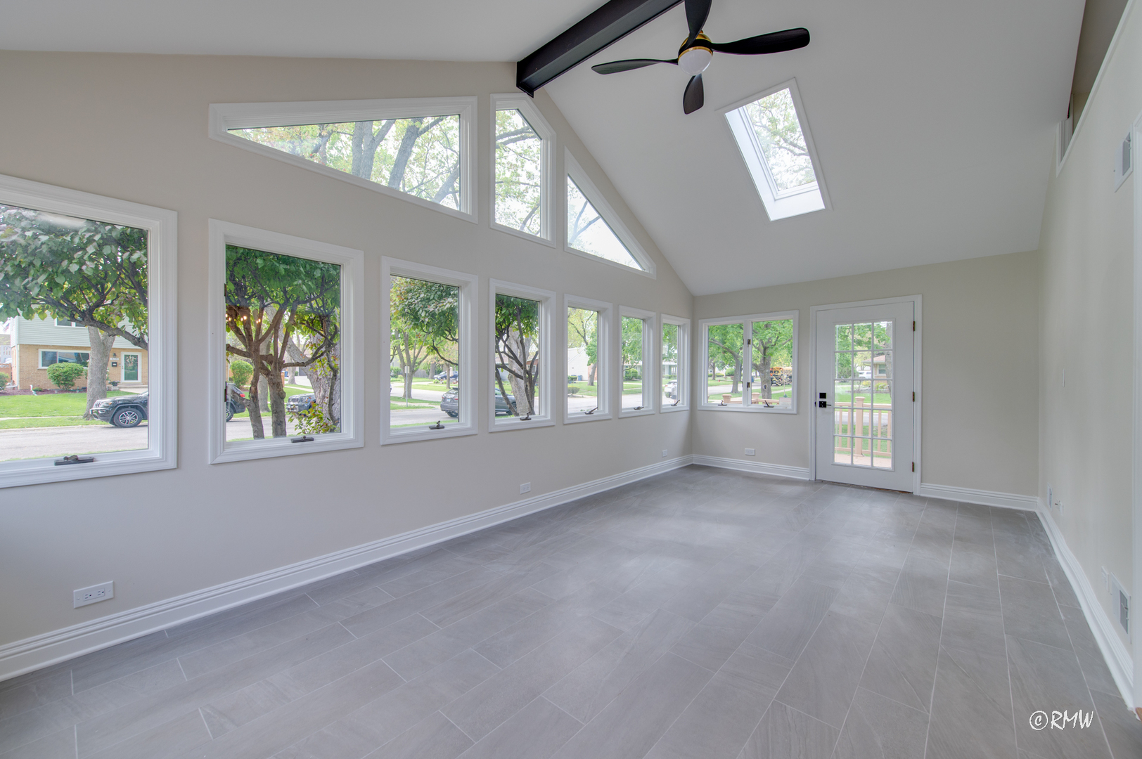 439 Hickory Drive Itasca, IL 60143 - Photo 7 of 34