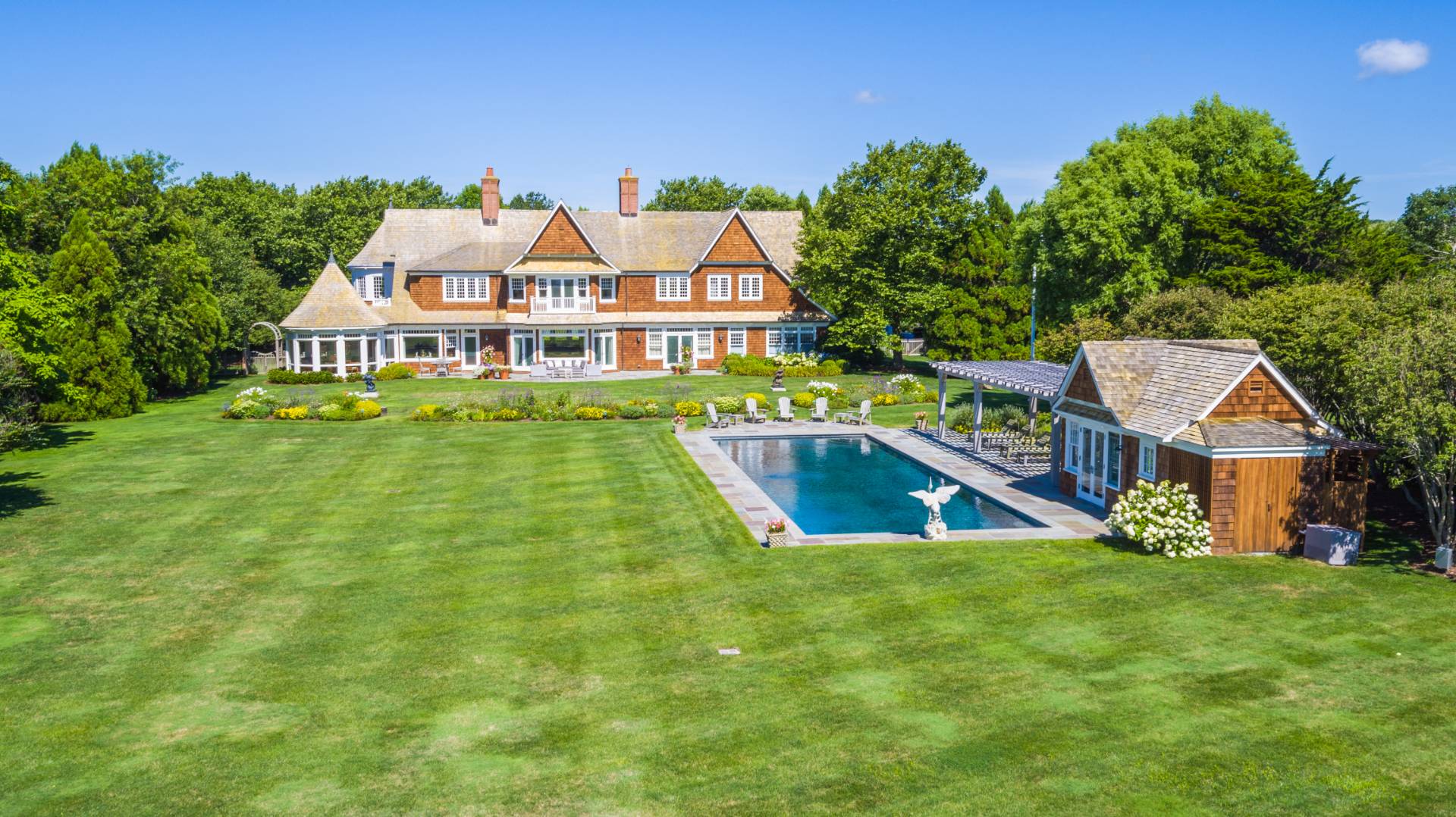 7 Chauncey Close East Hampton, NY 11937 - Photo 2 of 11