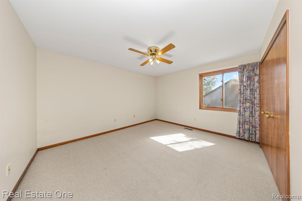 30971 Country Ridge Circle Farmington Hills, MI 48331 - Photo 27 of 47