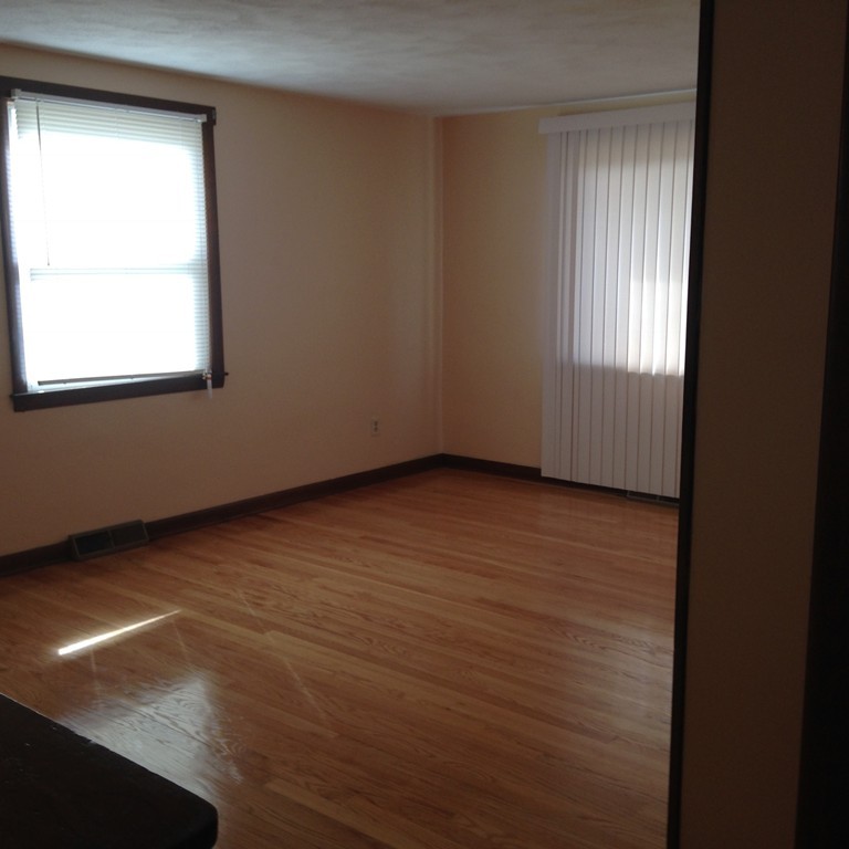 115 Butternut Street Springfield, MA 01128 - Photo 6 of 6