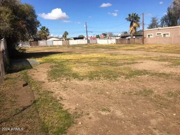 $320,000 | 6826 North 59th Drive, Unit 5, Glendale, AZ 85301