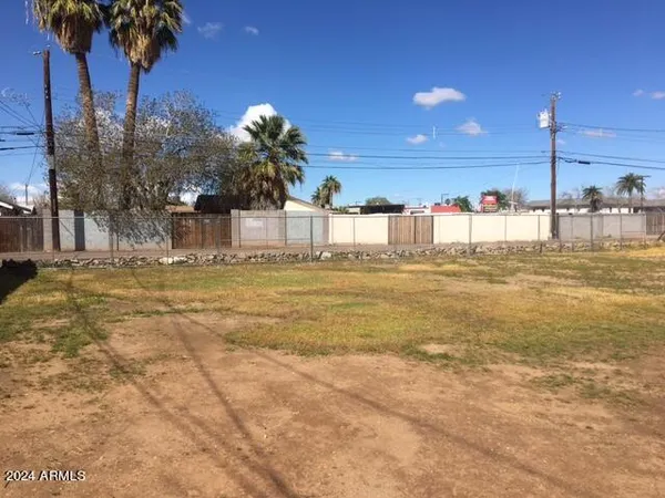 $320,000 | 6826 North 59th Drive, Unit 5, Glendale, AZ 85301