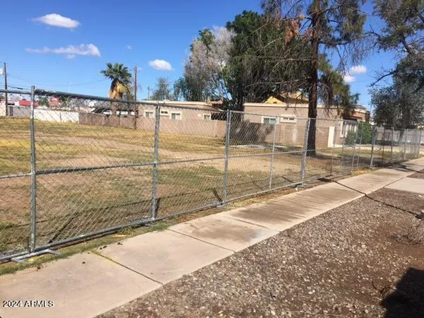 $320,000 | 6826 North 59th Drive, Unit 5, Glendale, AZ 85301