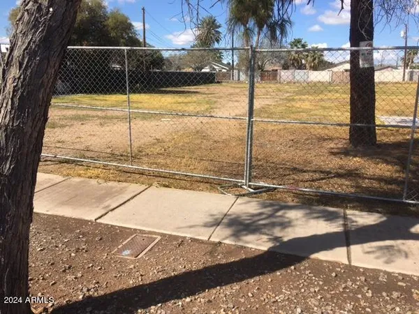 $320,000 | 6826 North 59th Drive, Unit 5, Glendale, AZ 85301