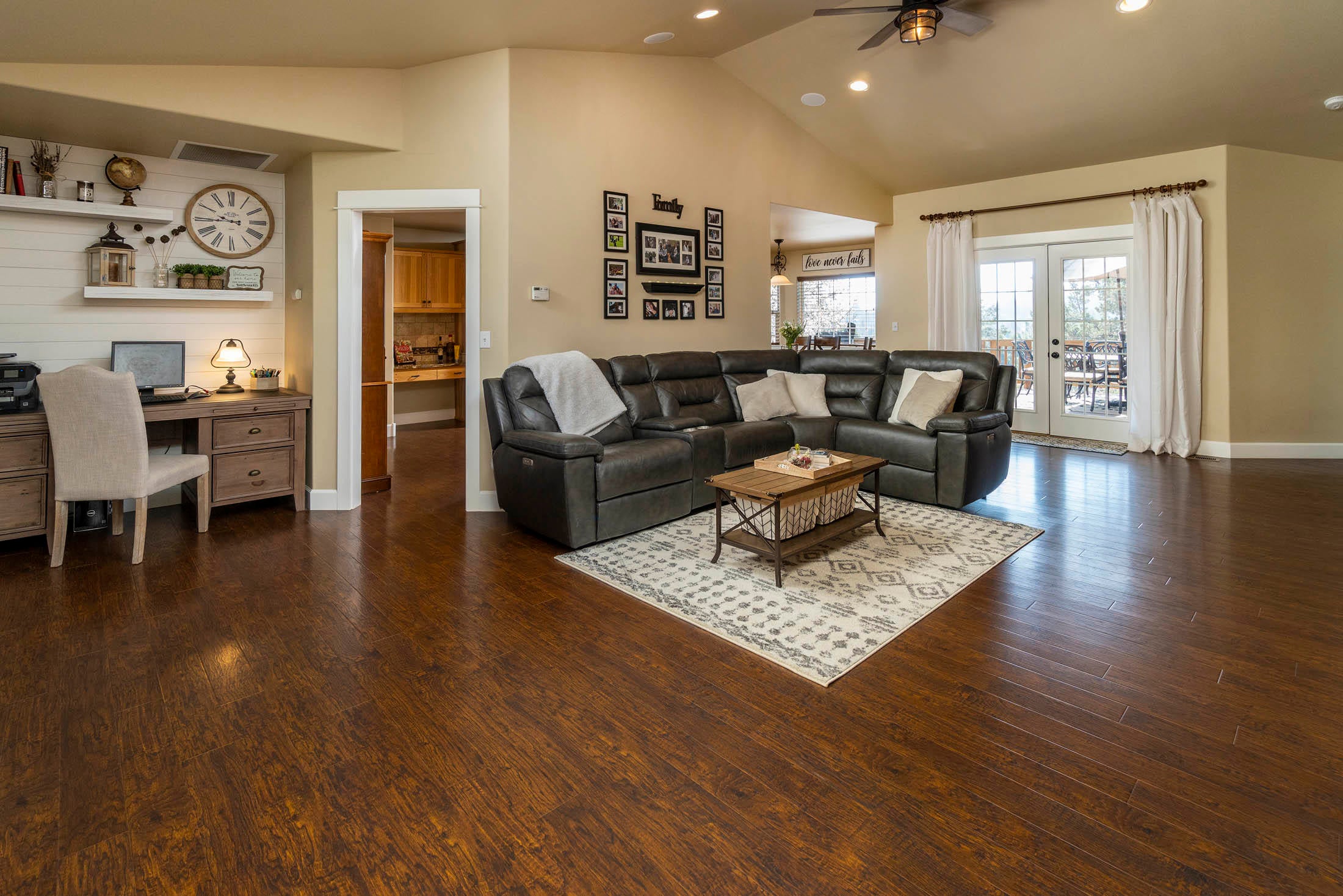 60898 Raintree Court Bend, OR 97702 - Photo 6 of 25 60898 Raintree Dr_0072 copy