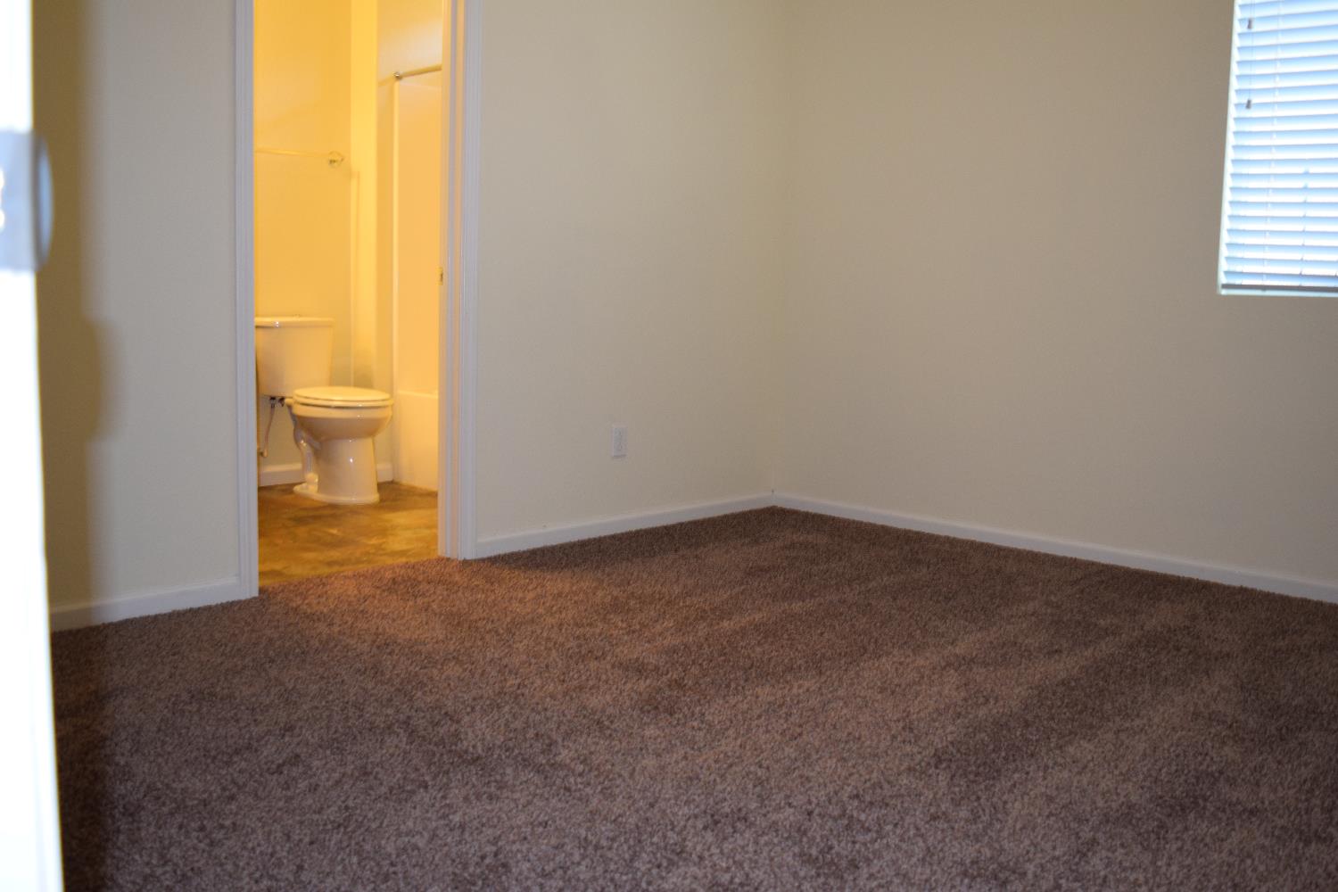 935 Mono Street Manteca, CA 95337 - Photo 11 of 32