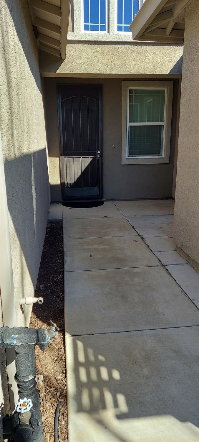 935 Mono Street Manteca, CA 95337 - Photo 4 of 80