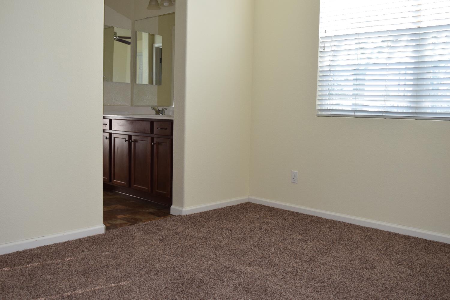 935 Mono Street Manteca, CA 95337 - Photo 9 of 32