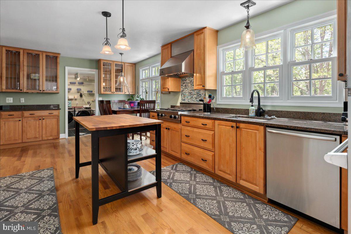 9312 Old Mansion Road Alexandria, VA 22309 - Photo 14 of 76 Gallery Image 14