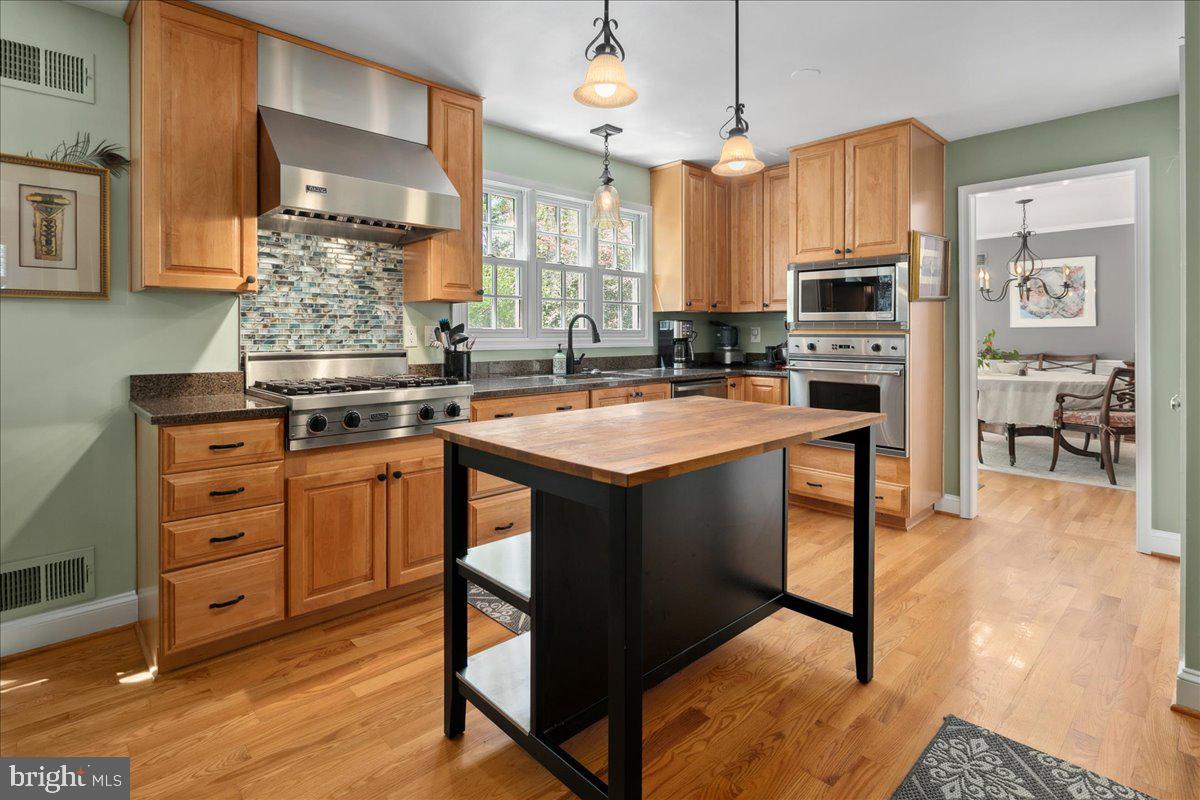 9312 Old Mansion Road Alexandria, VA 22309 - Photo 16 of 76 Gallery Image 16